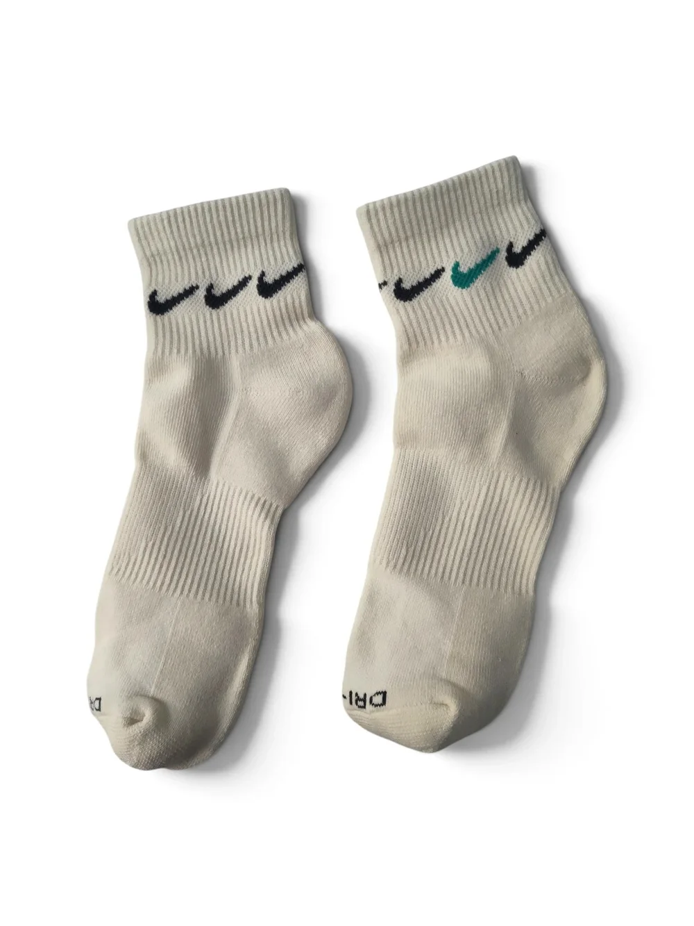 3 pair Nike Everyday Plus Cushioned Ankle Socks Cream Size Large - Unisex - NEW